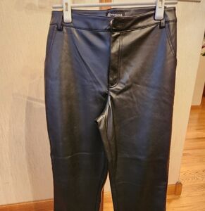 Black leather-look polyester pants, Versona=brand, size 10,